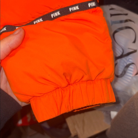 RARE HTF PINK VICTORIAS SECRET ORANGE LOGO 2018 FASHION SHOW PUFFER JACKET - Picture 11 of 11